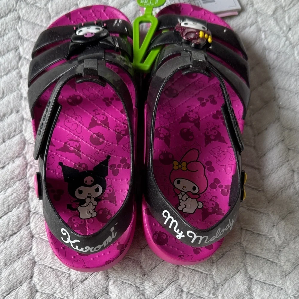 NWT CROCS -Hello Kitty And Friends Sandals Kids J2